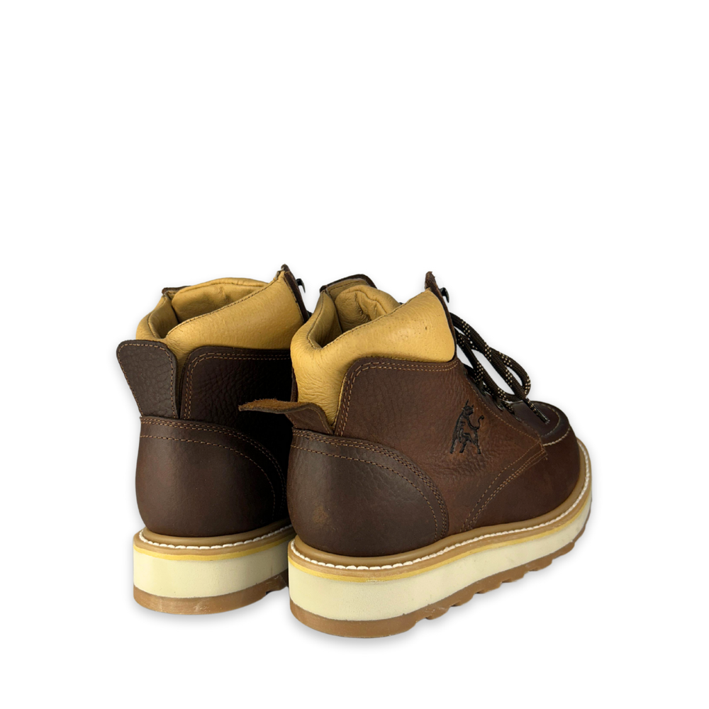 
                      
                        Bota de trabajo Estilo 0662 Color ocre Suela Doble densidad antideslizante
                      
                    