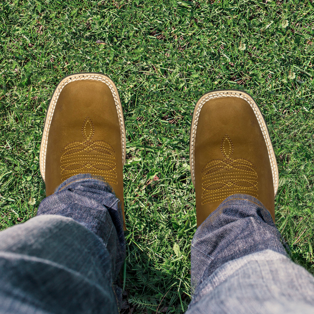 
                      
                        Bota rodeo de trabajo 8030 color Oro Goodyear welt
                      
                    